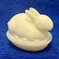 1973 Imperial Glass USA Custard Glass Bunny on Basket covered dish