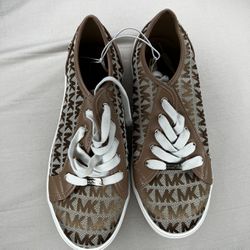 Women’s Michael Kors shoes Size 5