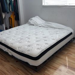 Clean newer Comfy king Mattress With Pad