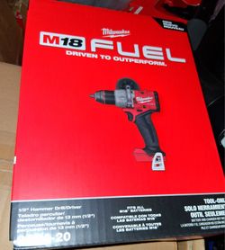 Milwaukee M18 Fuel 1/2" Hammer Drill/Driver
