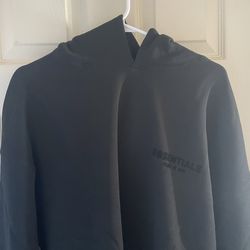 SIZE M | Essential fear of god all black hoodie