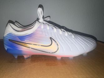 Soccer cleats