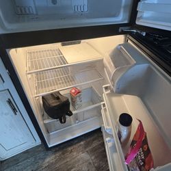 Whirlpool Refrigerator  (Please read description carefully)