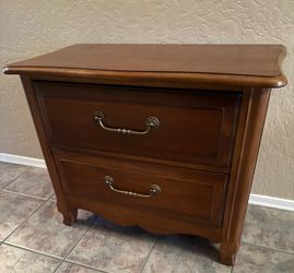 Stunning Vintage Drexel Heritage French Countryside Nightstand / End Table — Excellent Condition