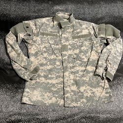 Mens small camouflage jacket