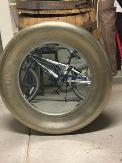Round Wall Mirror with Silver Frame