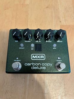 MXR Carbon Copy Deluxe Analog Delay