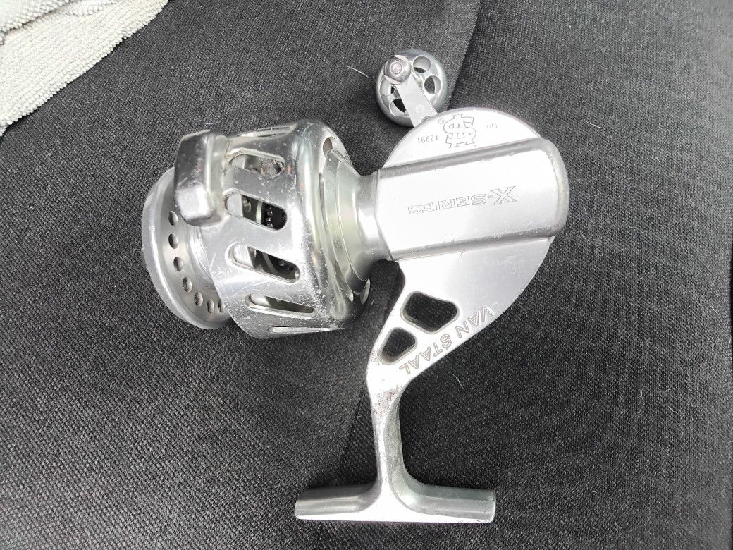 Van Steel VS100 X Series Fishing Reel
