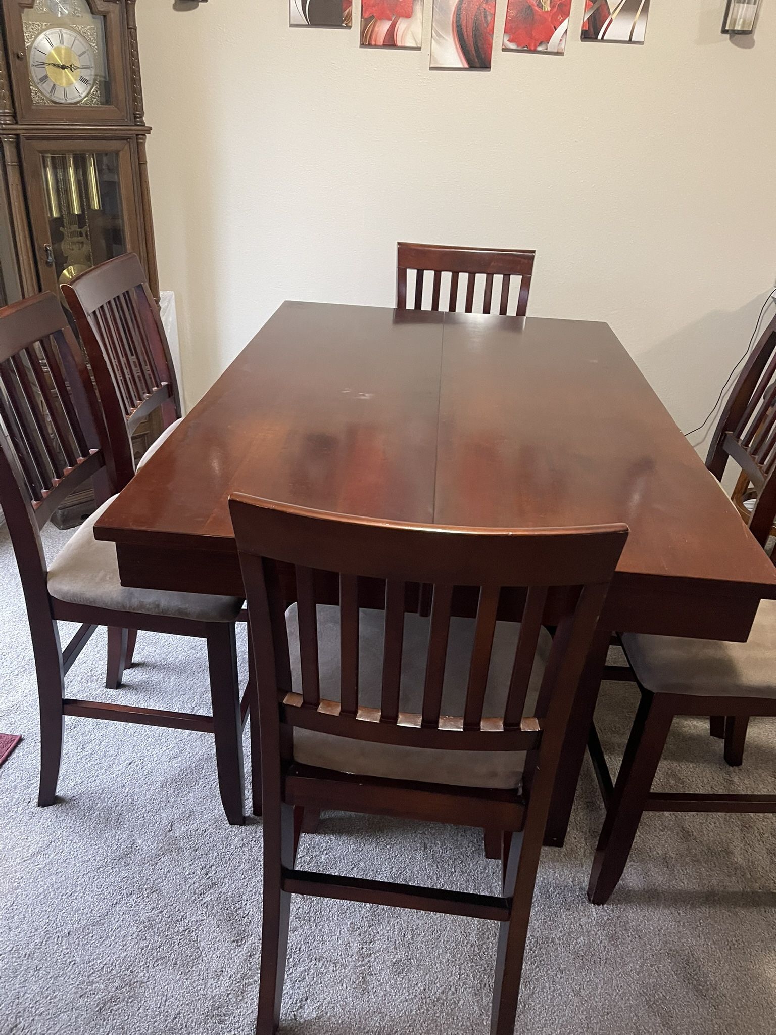 Dining room Table and Chairs 