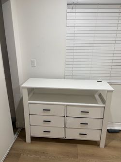 White 6-Drawer Storage Dresser / TV Stand