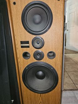 Vintage pioneer speakers
