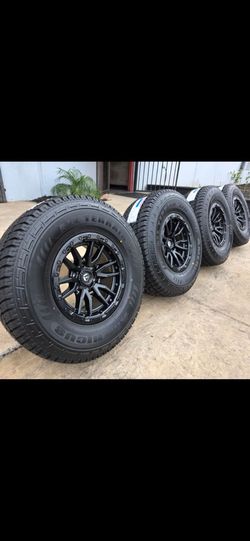 17" Fuel Rebel w/ 35" Americus AT tires