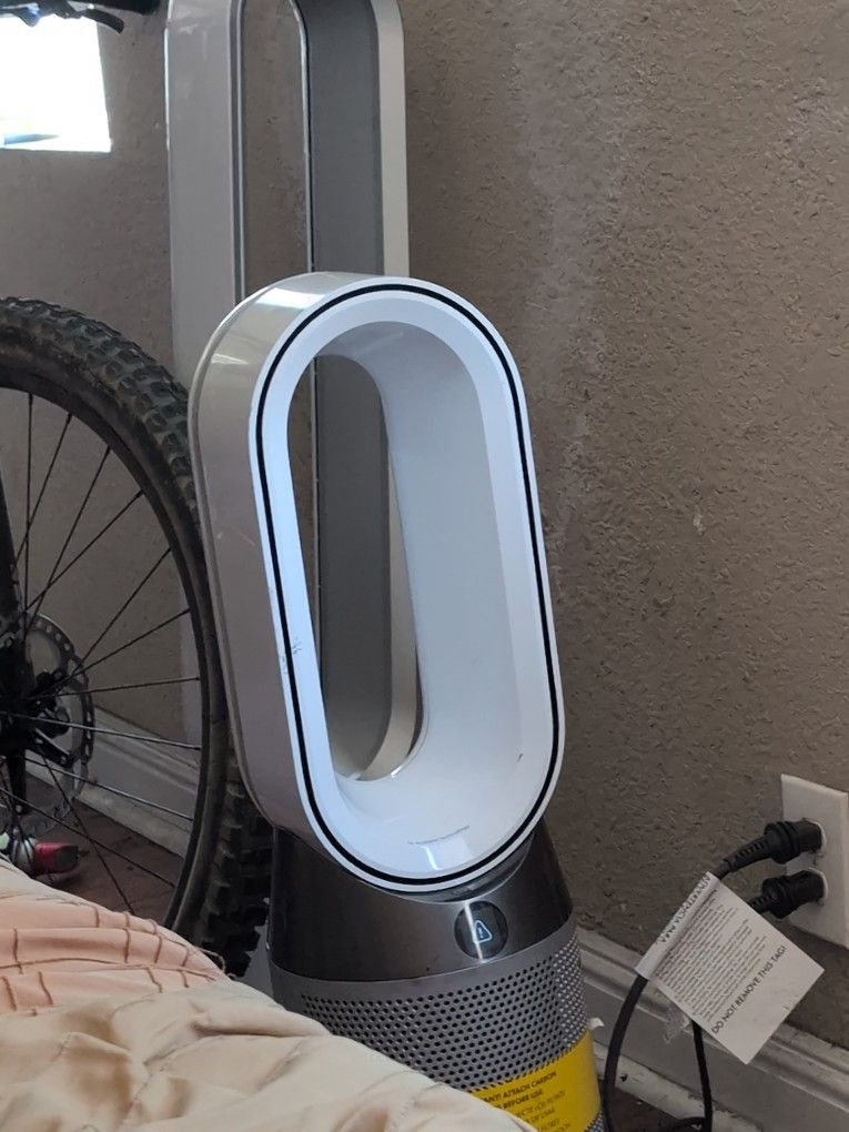 Dyson Cool Heater And Purifier ..With Error