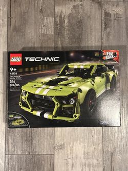 Lego 42138 Technic Ford Mustang Shelby GT500 - New and Factory Sealed