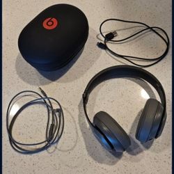 Beats Studio  Pro Headphones - Damaged Hinge -  Still Works Great