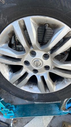 17” Nissan oem wheel