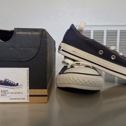 Converse CHUCK TAYLOR'S ALL STAR - Navy Size KIDS 1 - BNIB