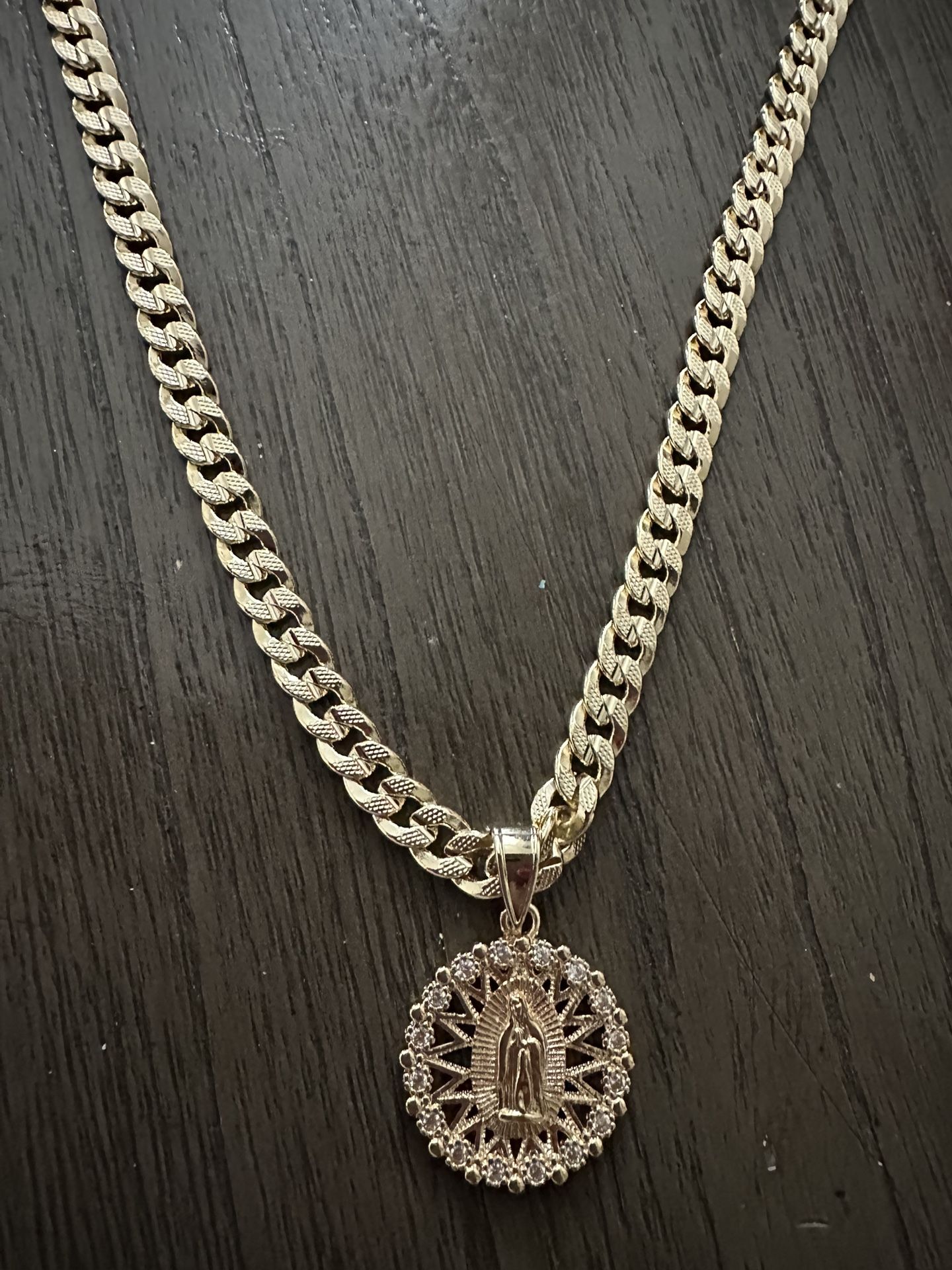 Cuban Chain In Gold Plated With Round Virgin Pendant