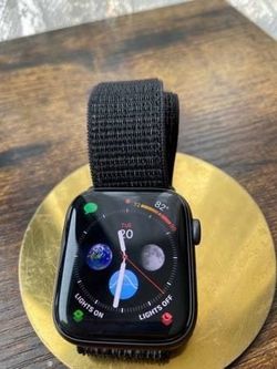 Apple Watch Series 4 Nike Special Edition