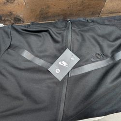 Nike All Black Hoodie And Sweatpants