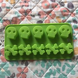 Skull And Bones Mold