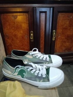 Women's NCAA "Forever Collectable" Michigan State Spartan's tennis shoes size 7