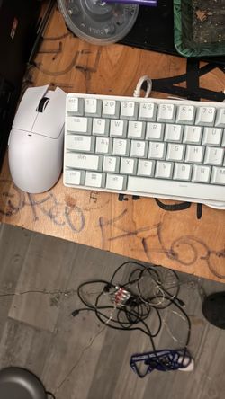 Gaming mouse and keyboard razer