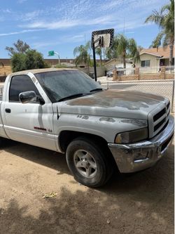 Dodge Ram 1500  V8