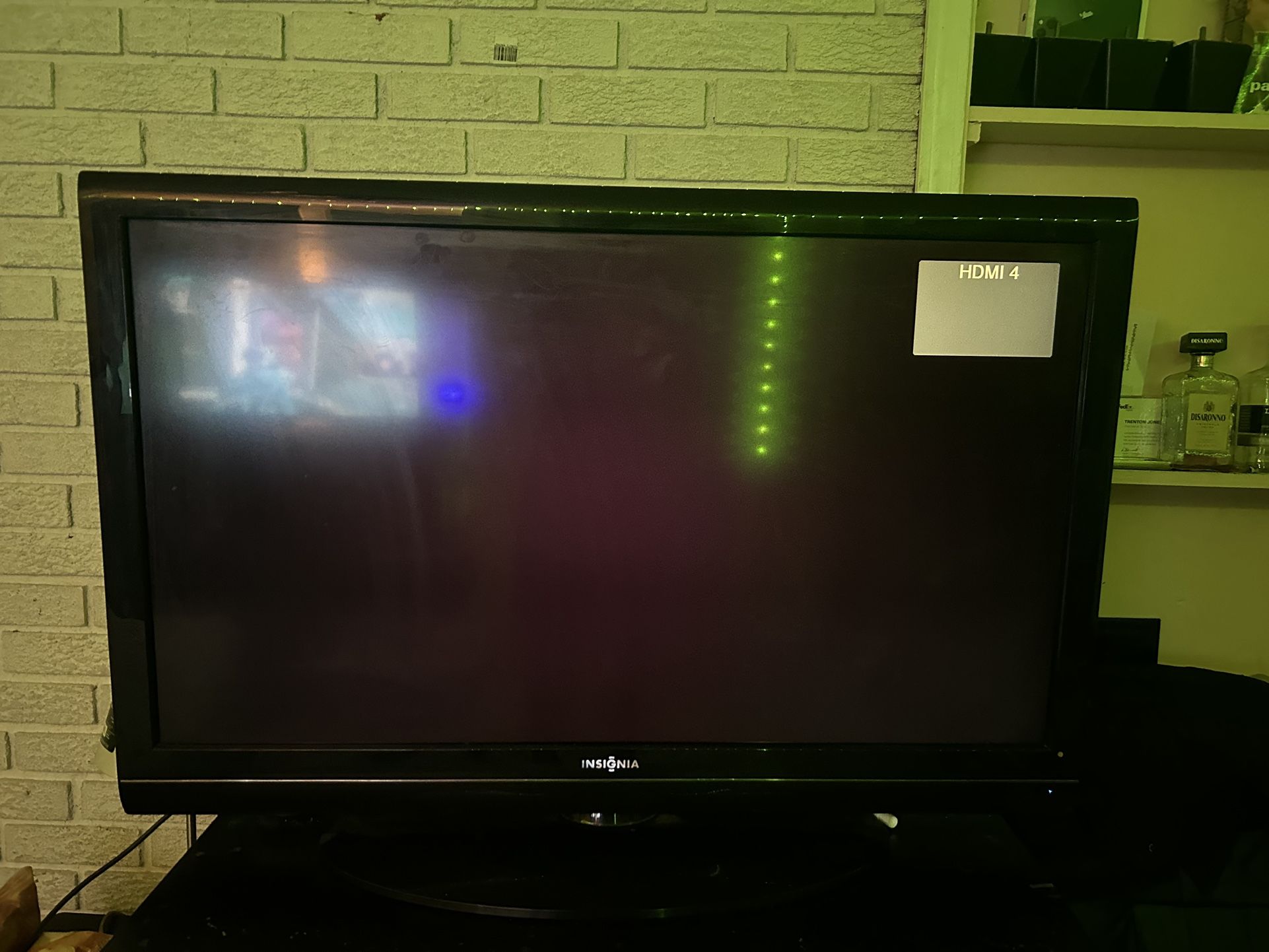 Big Flat Screen Insignia 48”