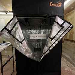 Two Gorilla Grow Tent 4x4 + Fan