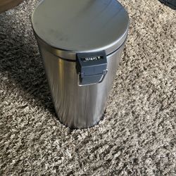 Trash Can 