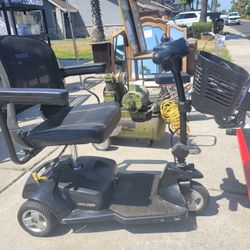 GOGO ELECTRIC SIT DOWN SCOOTER