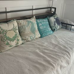 Decorative Pillows 