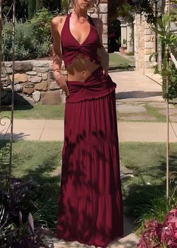 2-Piece Set – Ruffle Crop Top & Maxi Skirt (M)