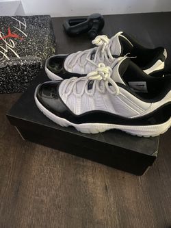 Jordan 11s Retro Black White Used Size 11