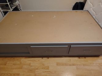 Bed frame/platform with 4 drawers
