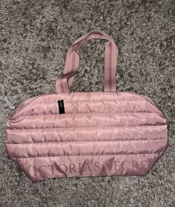 Victoria's Secret Duffel/ Travel Bag for Sale in Lynwood, CA - OfferUp