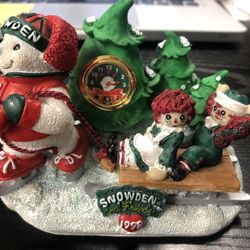 Vintage 1998 Snowden, Raggedy Ann and Andy Figurine Christmas Clock