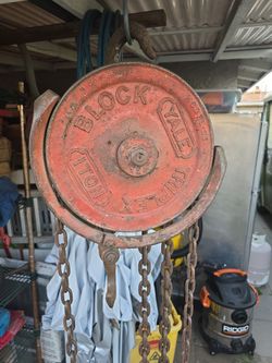 Vintage Yale & Town Triplex Block Chain Fall 