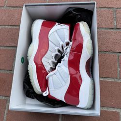 JORDAN 11 CHERRY SZ 9.5 LIGHTLY WORN/OG BOX