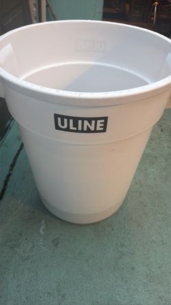 Uline  trash 32 galllon