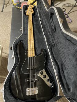 Fender American Special Jazz Bass (2010) - Black / Maple – with Fender HSC - Clean Condition