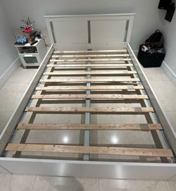 White Ikea Queen Songesand bed frame