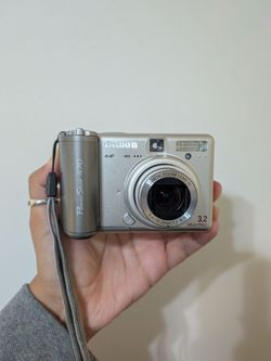 Canon PowerShot A70 3.2MP Compact Digital Camera 📸