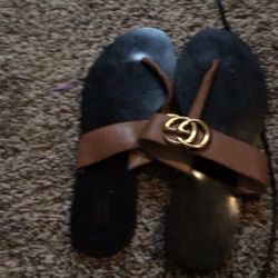 (SERIOUS BUSINESS ONLY)Gucci Leather Thong Sandals