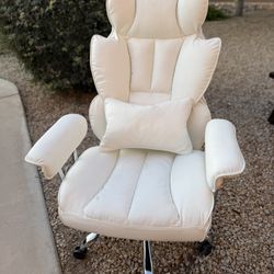 PREMIUM OFFICE CHAIR 