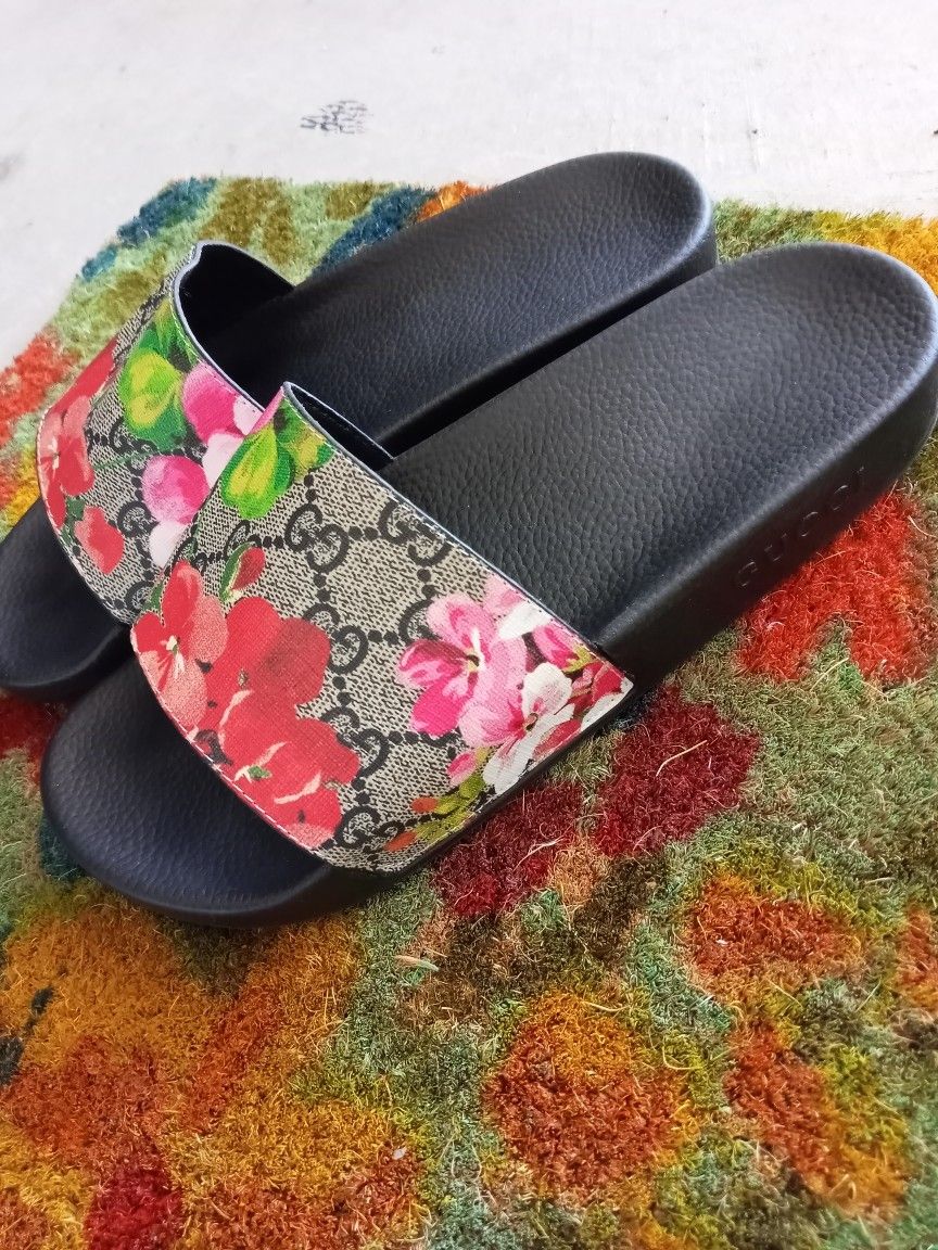 Womens Gucci Slides 9.5