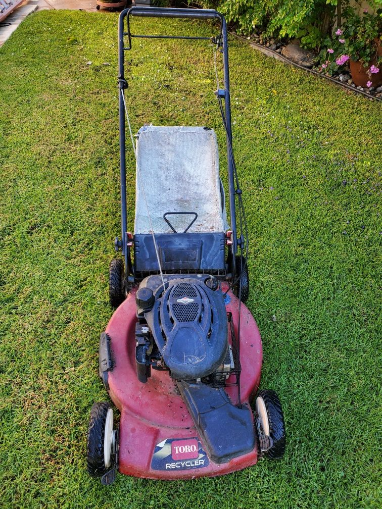 TORO - Self Propelled Lawn Mower