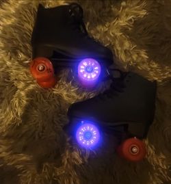 Vintage Style Roller Skates Black Ankle Boots with Light-Up Wheels