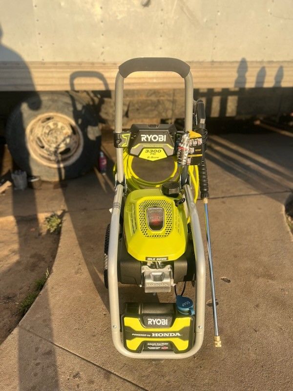 3300 PSI 2.5 GPM Cold Water Gas Pressure Washer with Honda GCV200 Engine